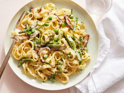 Spring Vegetable Fettuccine&nbsp;Alfredo